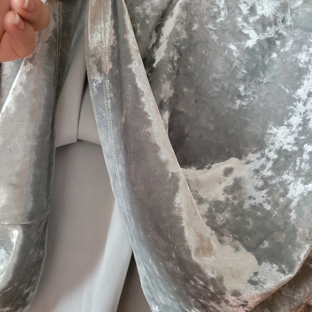 Elegant Velvet Tank Top - Silver - Picture 2 of 2